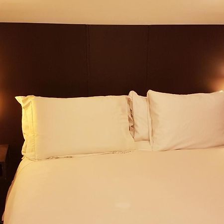 Toronto Luxury Accommodations - University Plaza Ngoại thất bức ảnh